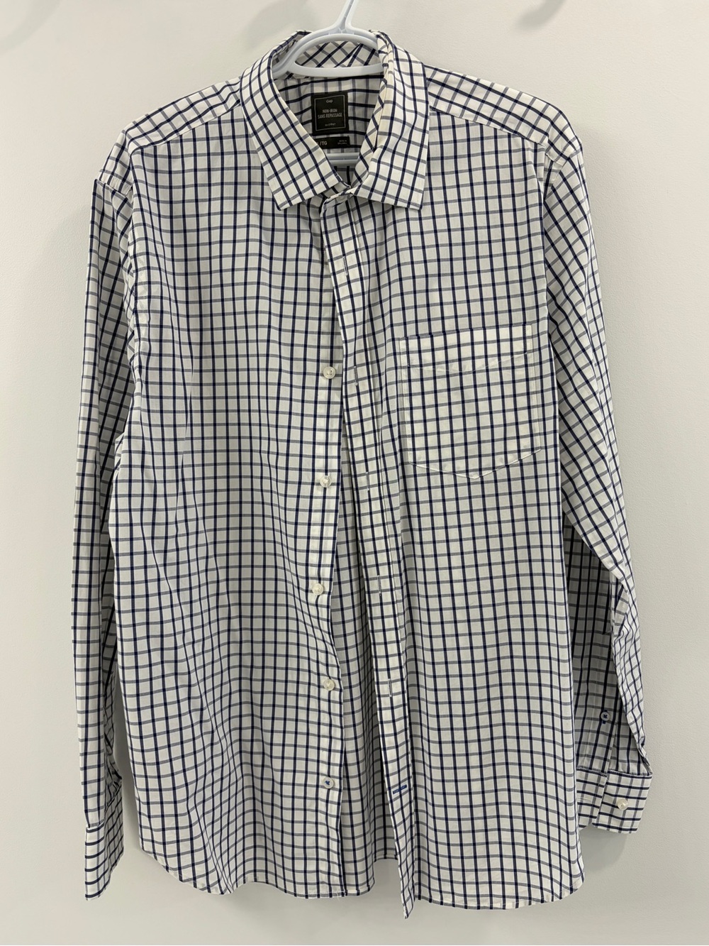 GAP Men's White and Navy Windowpane Button-Up Shirt XL